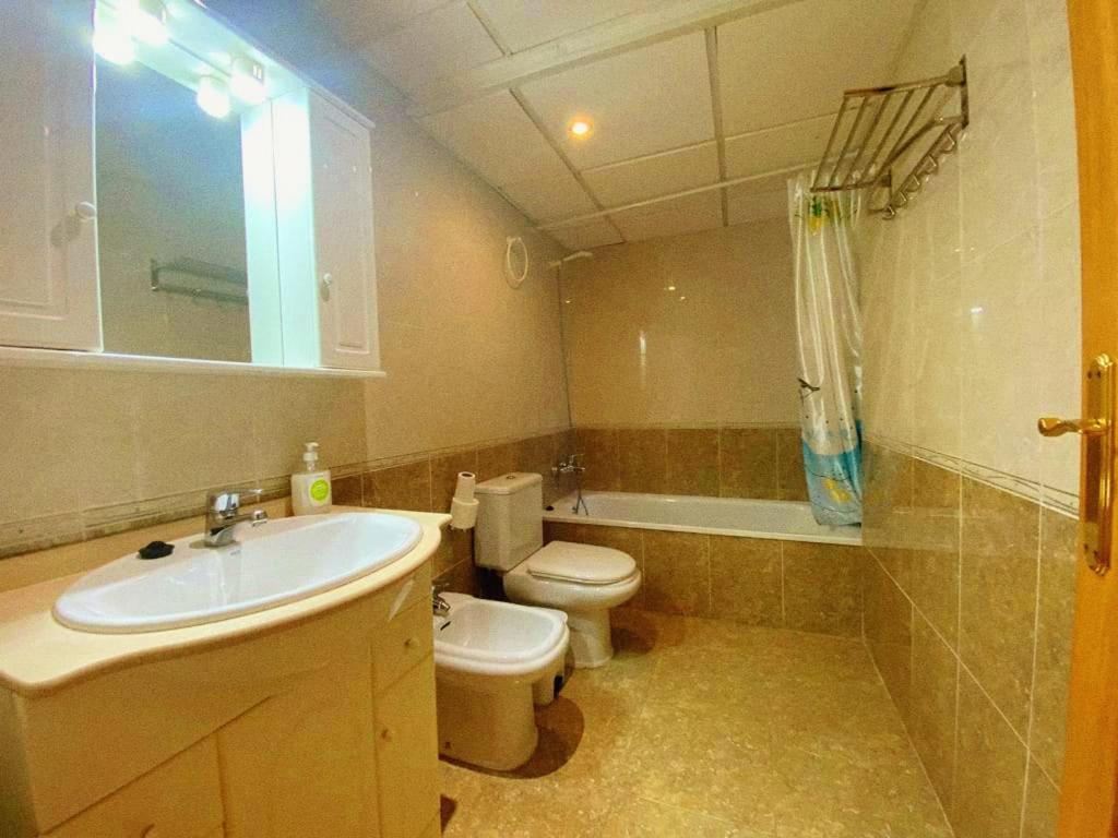 Apartamento Coliseo Almunecar Luaran gambar